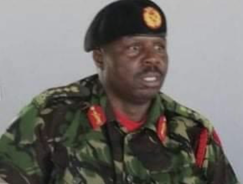 Army Commander speeds-off as PUDEMO President Mlungisi Makhanya questions him at Oshoek border.