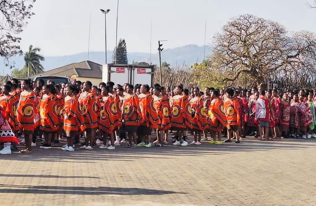 Imbali arrive in numbers at Ludzidzini Palace as Umhlanga Reed Dance ceremony begins.