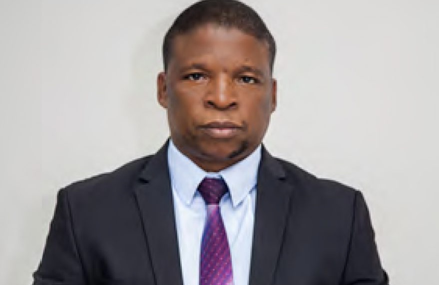 ESWADE CEO SAMSON SITHOLE:Goboyane-Mahlabaneni dispute must not hinder community development.