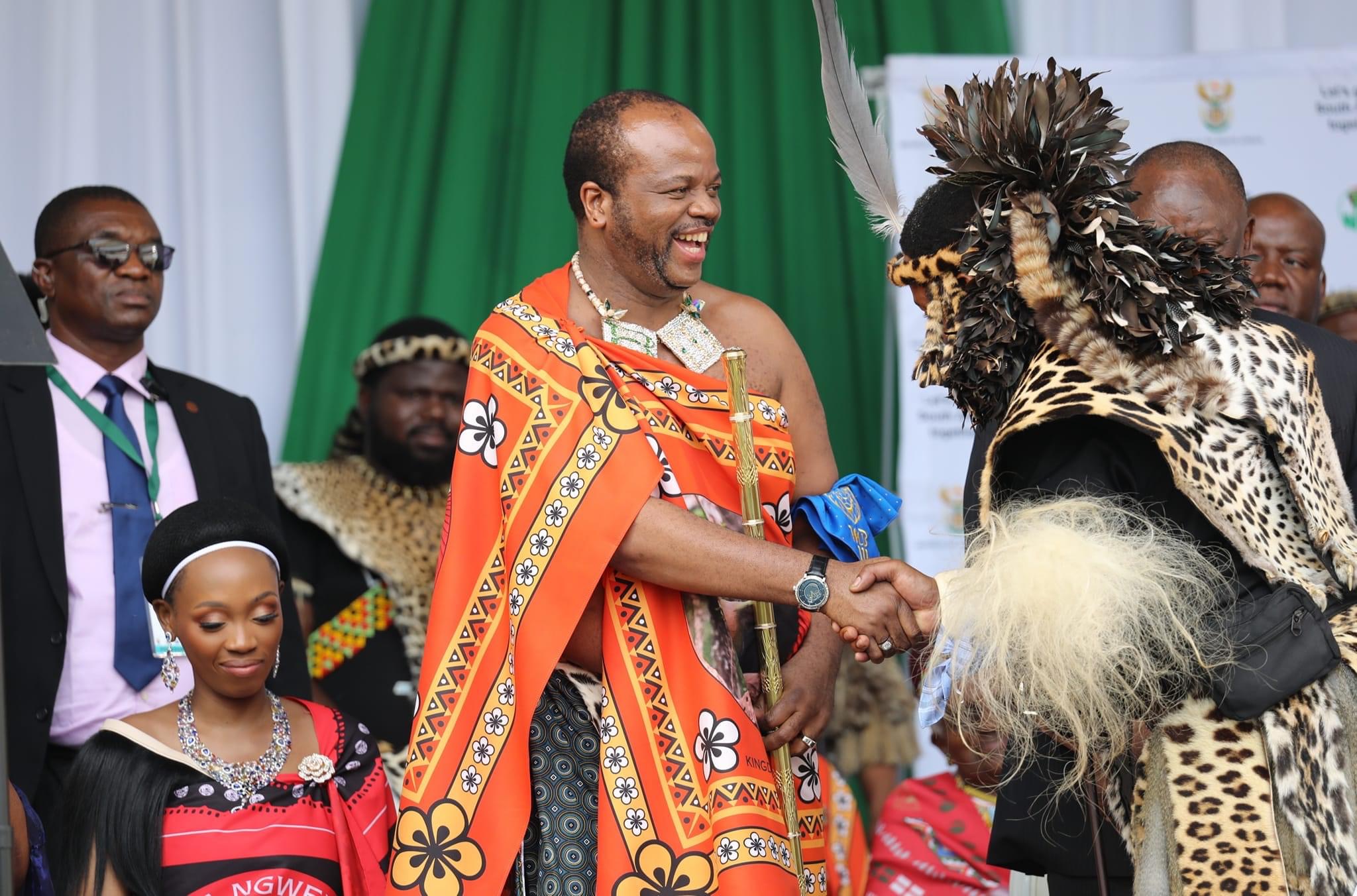  Mswati congratulates King MisuZulu,urges him to be the father of all Zulus.