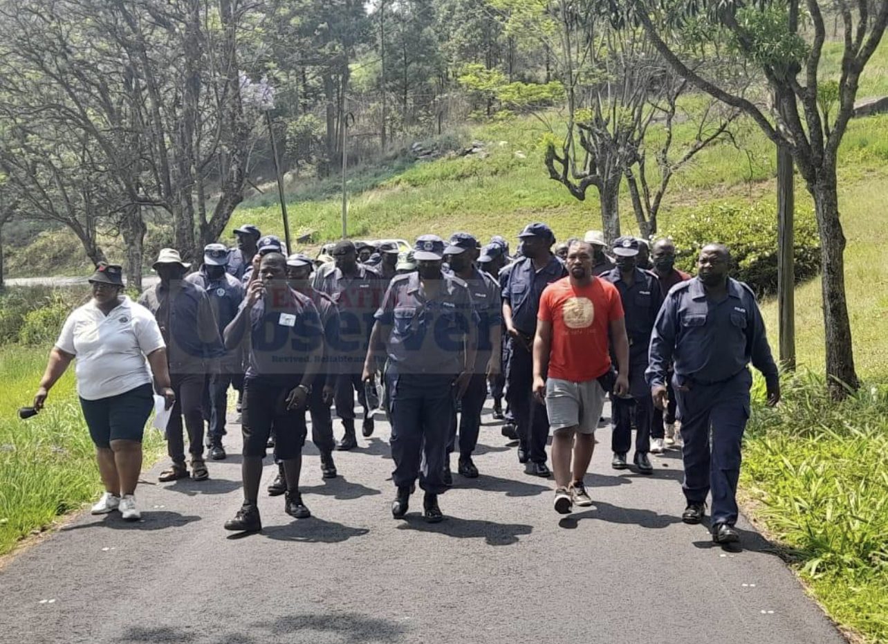 ESWATINI UNREST: Junior police, warders march to the Cabinet offices, demands salary increment.