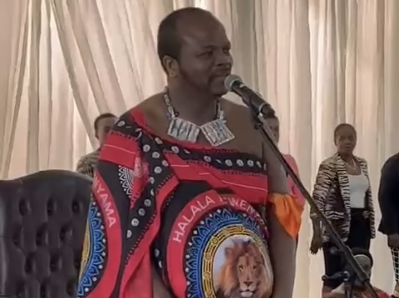 “Kumnandzi mani, asakheni emadvokodvo silale lana,” King Mswati tells Pastors as he bids them farewell during Good Friday.