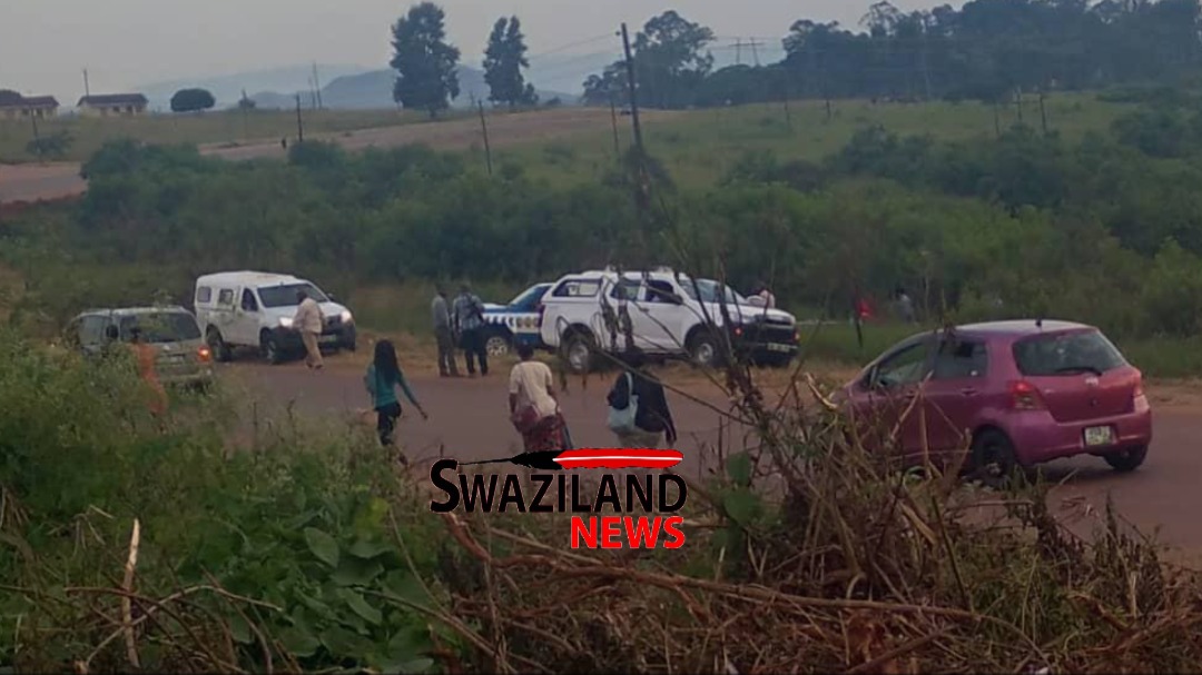 Police shoot gunman at Mahlabatsini in a dramatic chase,child mistakenly injured.