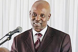 Pigg’s Peak Principal Magistrate Siphosini Dlamini attacked by Nkomanzi residents for allegedly stealing chickens at night, refers journalist to cops for a comment.