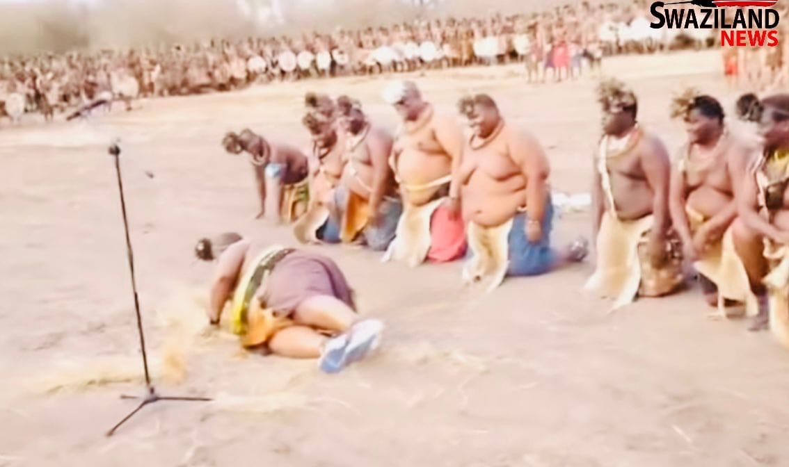 King Mswati directs Army Commander Moses Mashikilisane Fakudze to train “emahaja” who will take over as Tindvuna te-Butimba.