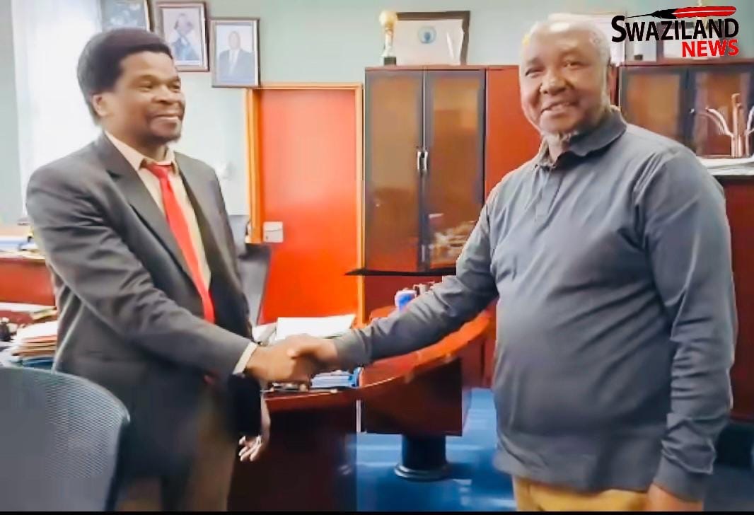 “Simakadze abe nawe usebente ngekwetsembeka”, ex-ICT Principal Secretary Phesheya Dube welcomes new PS Andreas Dlamini.