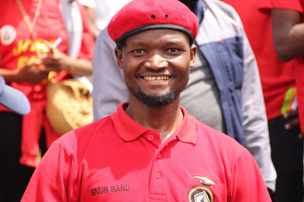 “Nasishisa letitolo bebangekho laba”students rights activist Gubevu Simelane’s political song intensify calls for the release of MPs. 