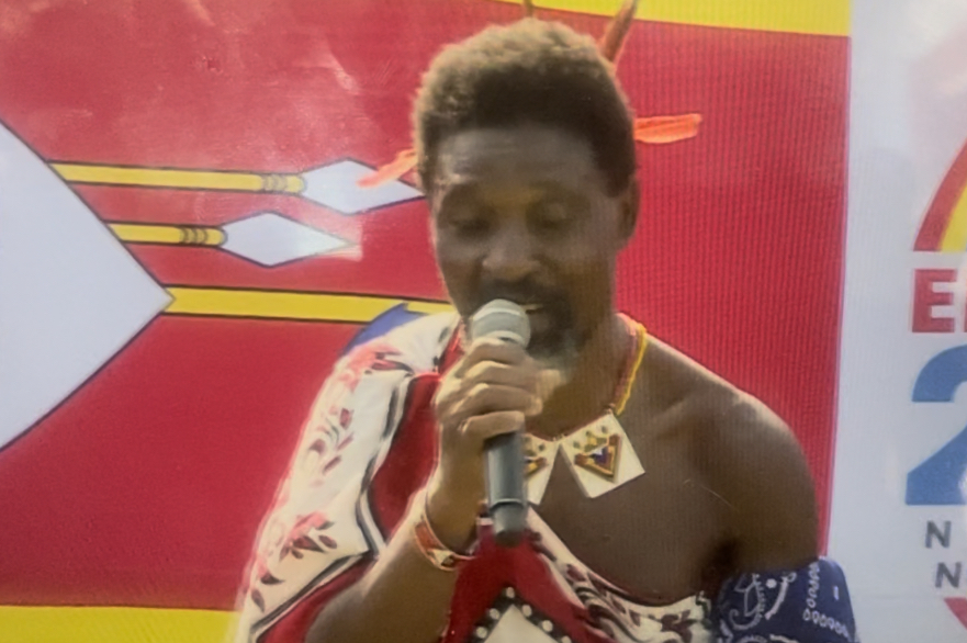 SIBAYA GATHERING:Royal family member Sibusiso Dlamini interrupted, microphone grabbed for telling Mswati to unban political parties and allow Parliament to democratically elect a Prime Minister.