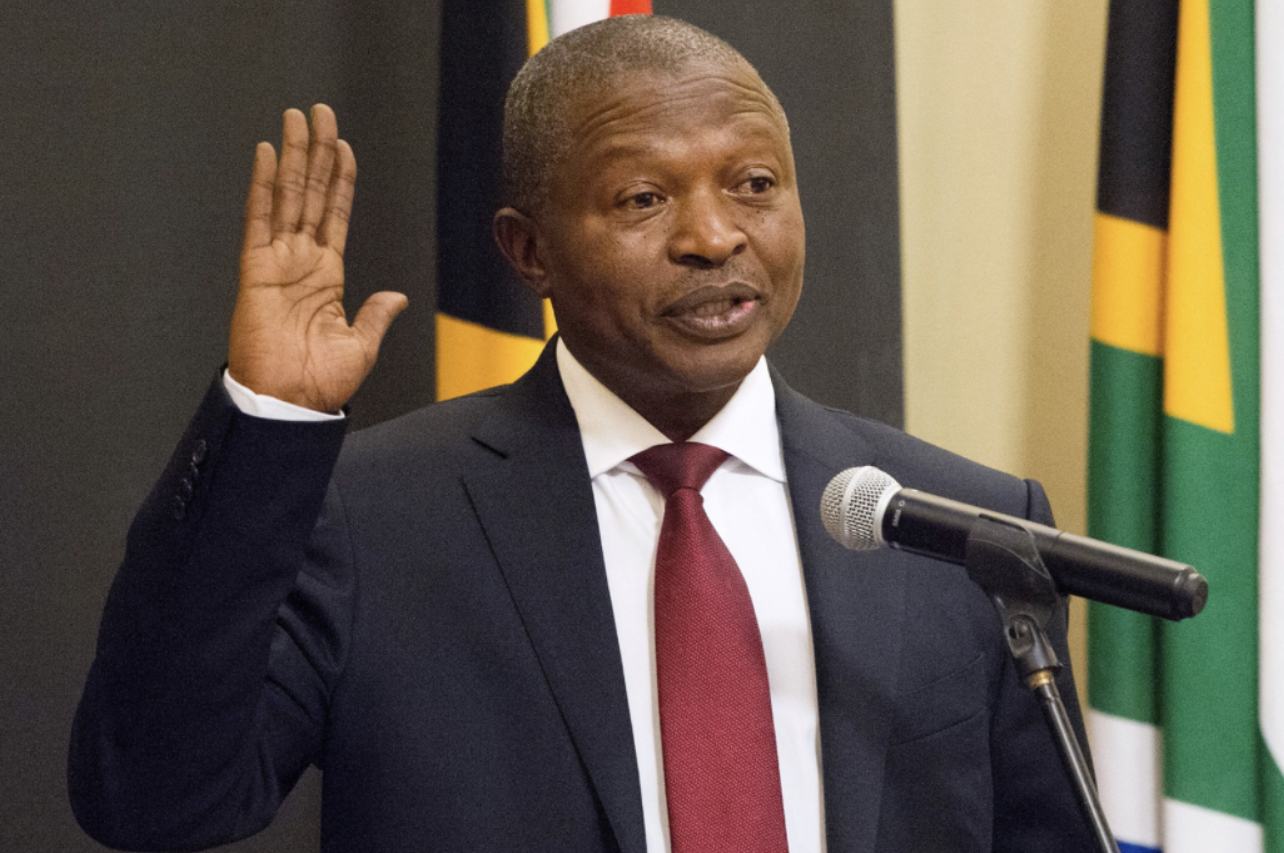 South African Deputy President David Mabuza visits eSwatini, graces Mswati’s Incwala ceremony.