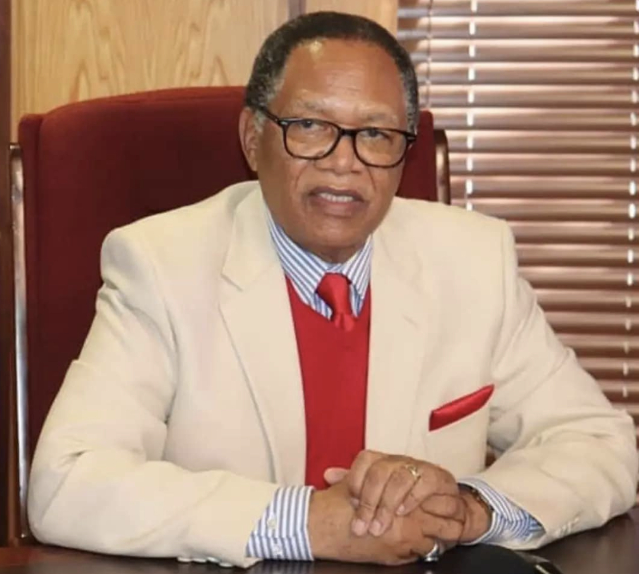 Desperate aspiring nurse Sebenele Lukhele approaches Deputy Prime Minister for bursary, DPM says NO.