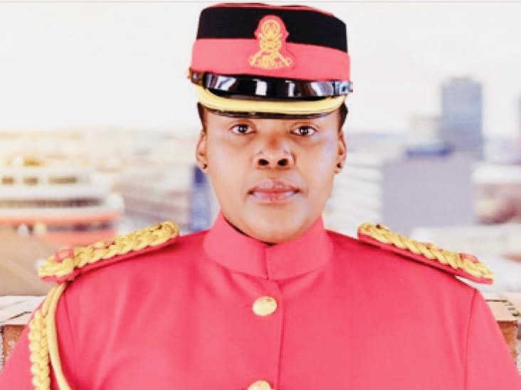BREAKING NEWS:Army Commander refuses to appear before Consultant reviewing salaries for Government workers, Spokesperson Lieutenant Tengetile Khumalo to verify with relevant Department as soldiers risk being left out.