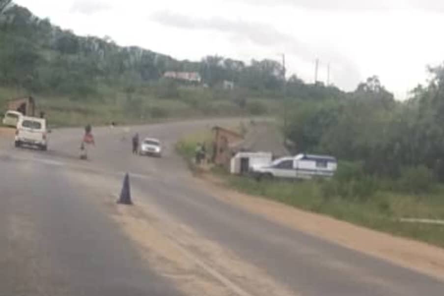 Mkhondvo residents urge National Commissioner to build toilet in the bush for police officers staging 24-hour roadblock amid disturbing smell.