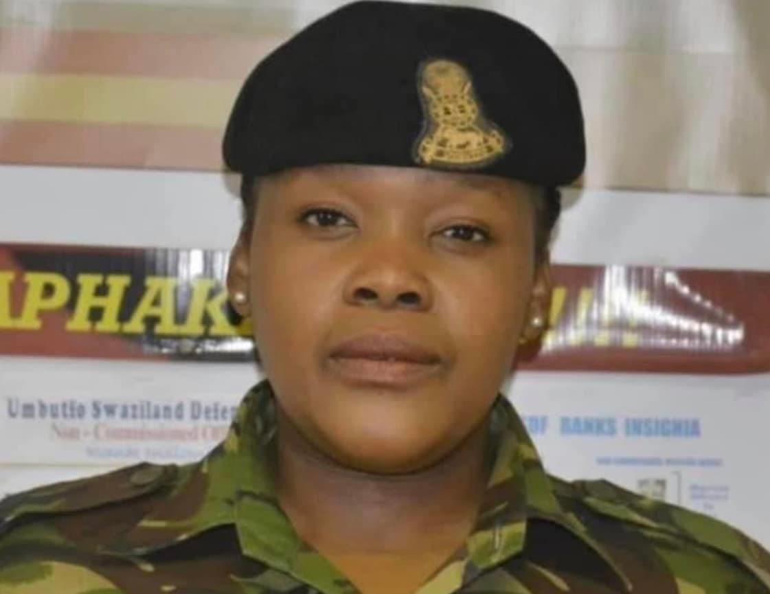DEFENCE FORCE SPOKESPERSON LIEUTENANT TENGETILE KHUMALO:Unknown people in army uniform shooting civilians.