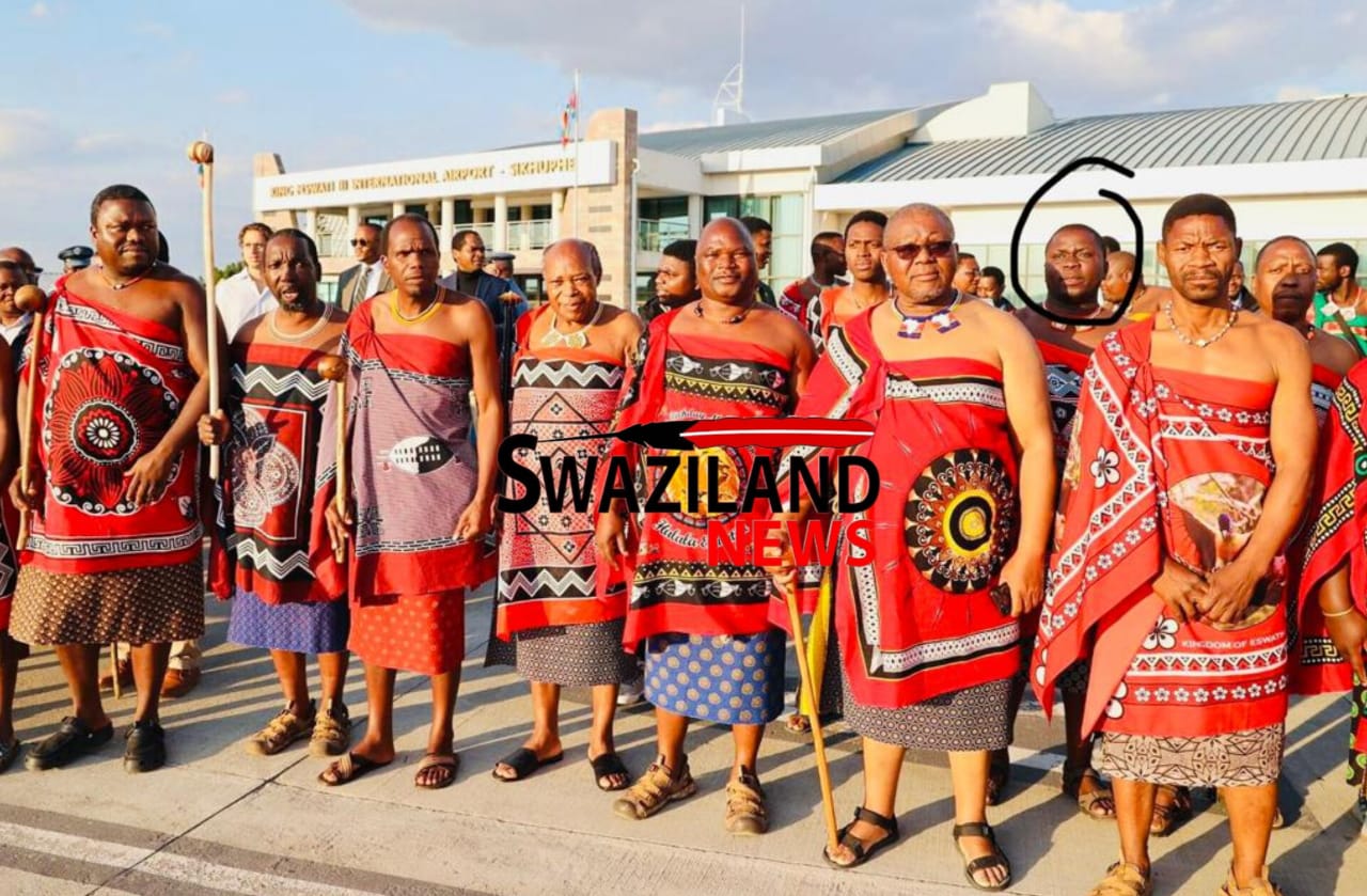  Ex-EFF President Ncamiso Ngcamphalala welcomes King from Zambia at the airport, stands next to Regional Administrator(RA) Themba Msibi and Prince Mphelave.
