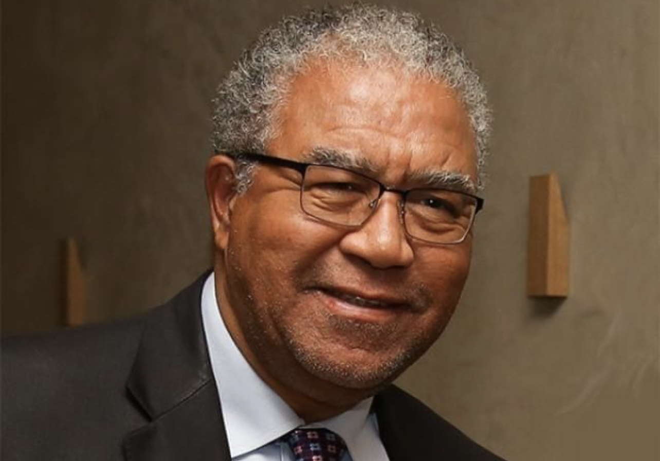 Manzini Wanderers hires top South African Senior Advocate in an attempt to stop relegation to First Division.