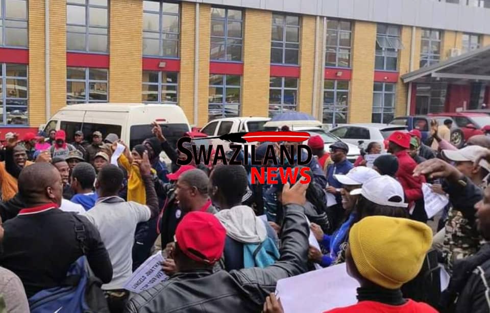 Hundreds marched to the Ministry of Education against victimization of SNAT President Mbongwa Dlamini.