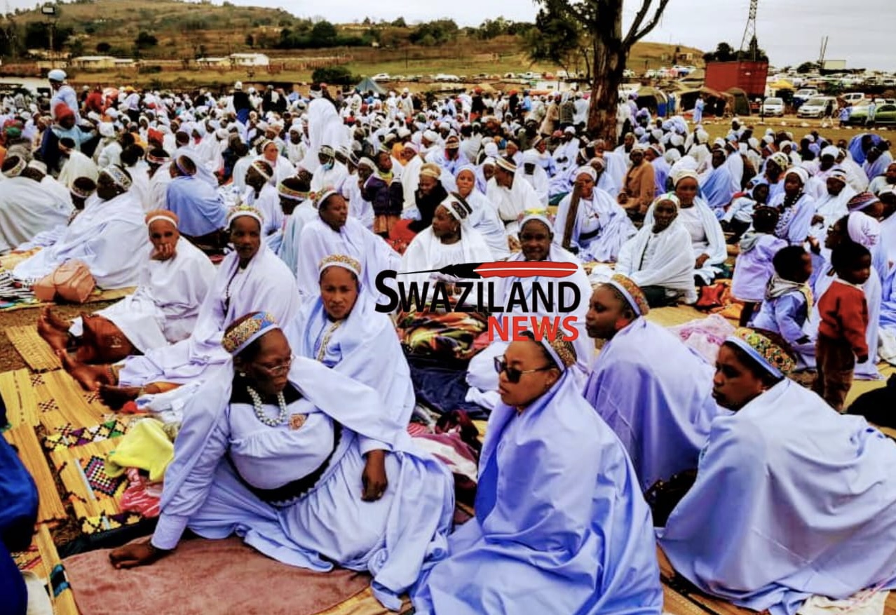 Close to 10000 at Shembe prayer event, journalists ordered to remove shoes.