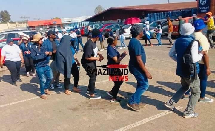 PUDEMO President congratulates Standard Bank Eswatini workers for their 5.6% victory in Cost of Living Adjustment(COLA) demand after signing of Memorandum of Agreement.