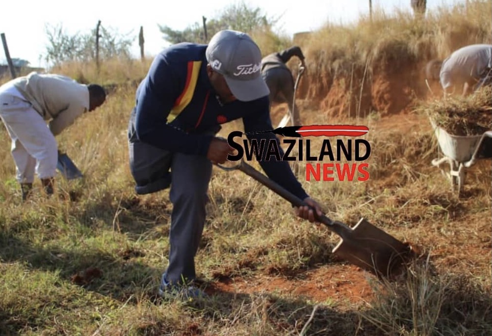  PUDEMO Secretary General Wandile Dludlu officially launches project to renovate Mkhulu Mkhetheni’s home.