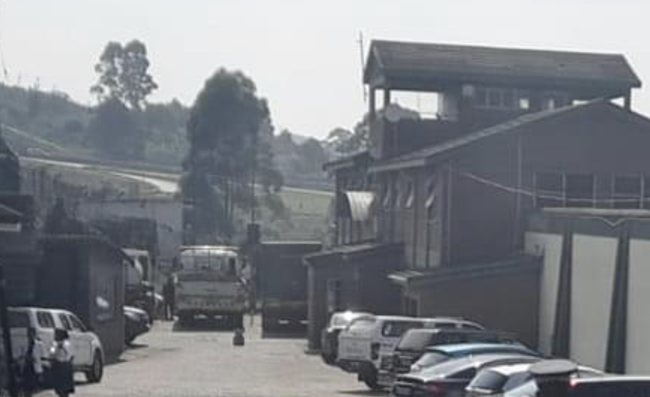 ASSAULT ON PRO-DEMOCRACY MPS: Solidarity Forces invade Sidvwashini Prison at night, kill Correctional Officer.