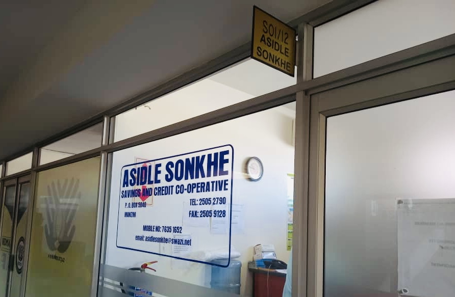 Businessman storms Asidle Sonkhe Credit and Cooperative,demands his savings as Directors run away.