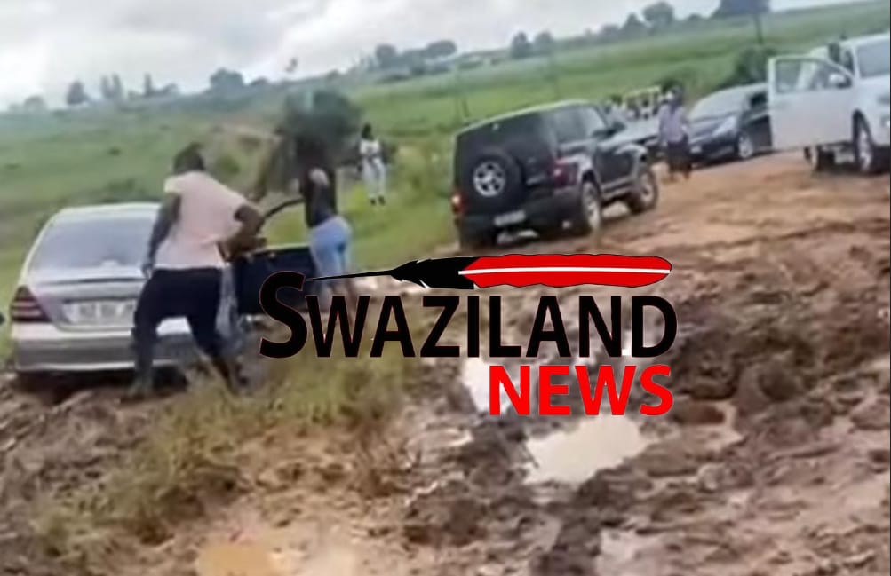 Kukhanyeni MP’s false promises to fix road,his car stuck amid rains.