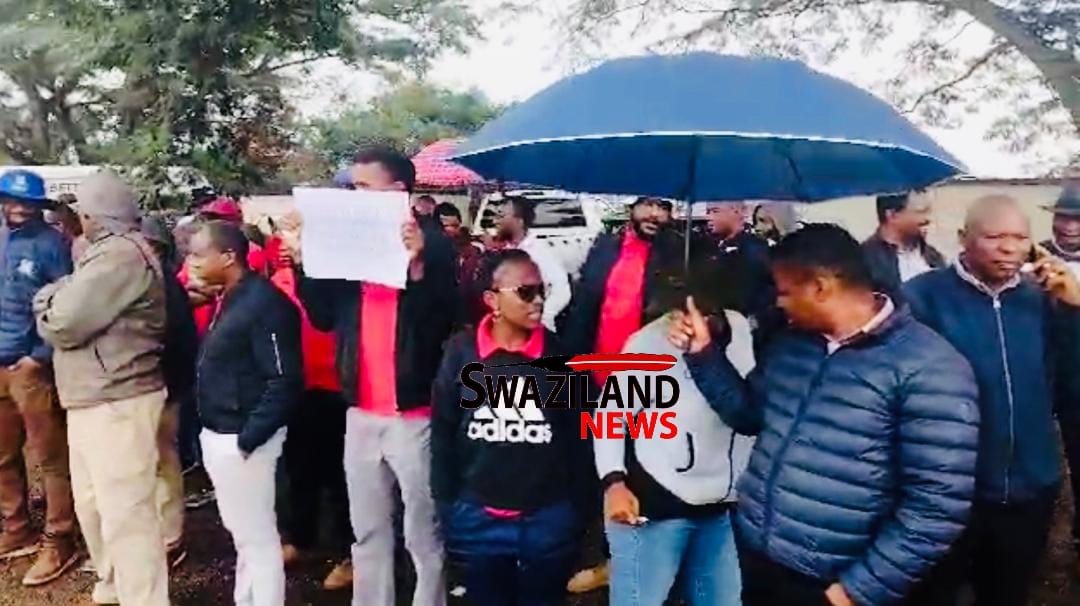UNESWA Lecturers march peacefully to Parliament amid financial challenges within institution of higher learning,salaries not paid.