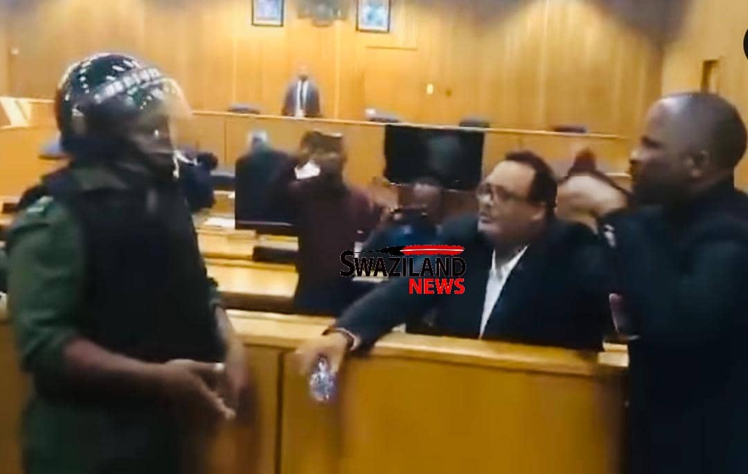 Convicted pro-democracy MP Bacede Mabuza assaulted by warders again after inmates cheered him as a hero,accused of behaving like King for saying “I will address you tomorrow majaha!!”.