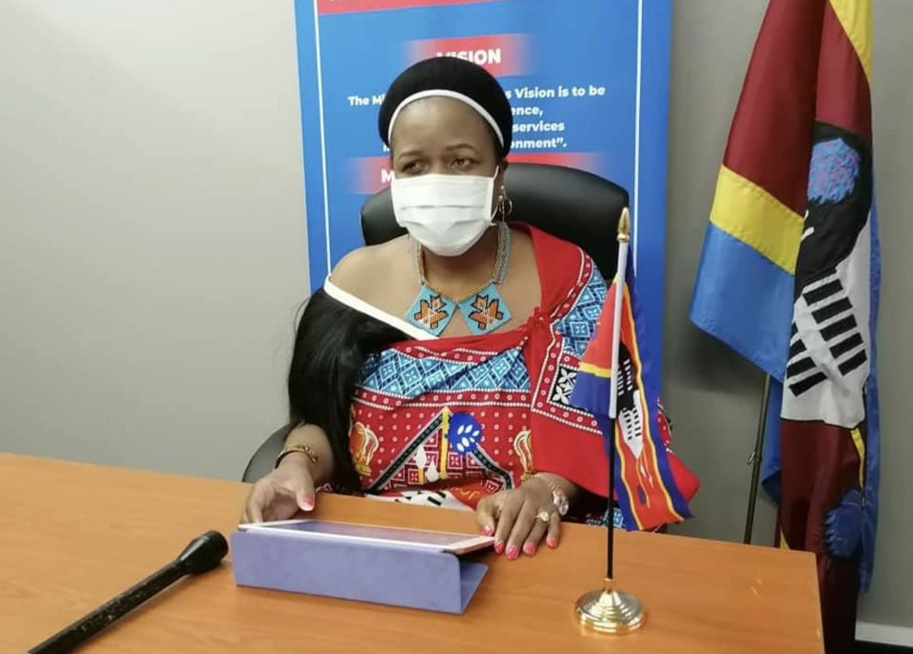 HOME AFFAIRS MINISTER: Oshoek border to operate 24hours, informal traders welcome move.