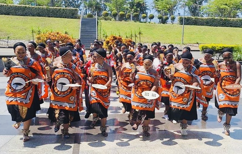 Eswatini King hosting Buganu-marula festival,women and men to drink traditional beer at Buhleni Palace.