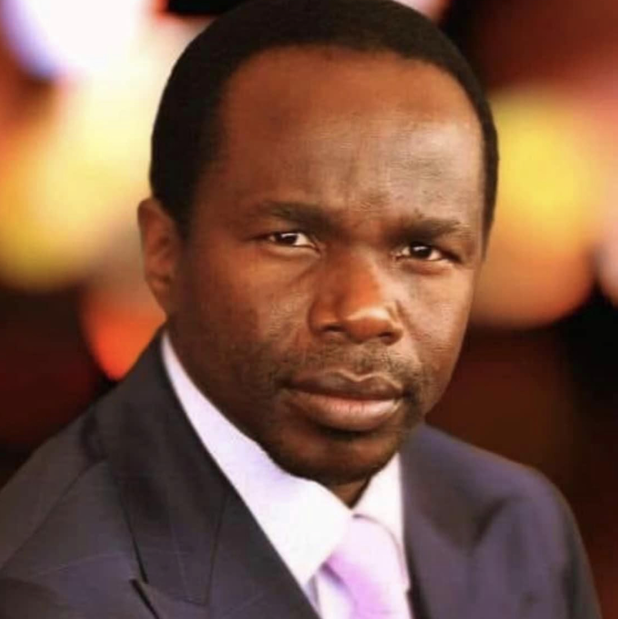  Give me a week to check your accounts and expose multi-million looting, editor tells King’s Secretary.