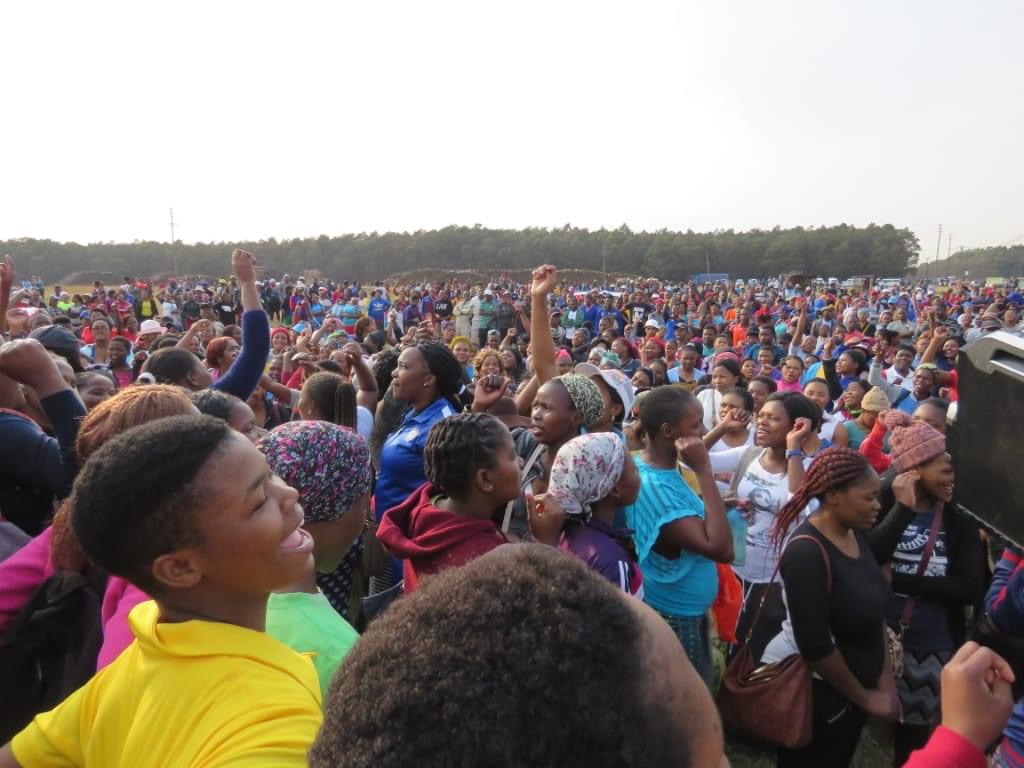 Textile workers threaten to engage in another mass protest in demand for salary increment.