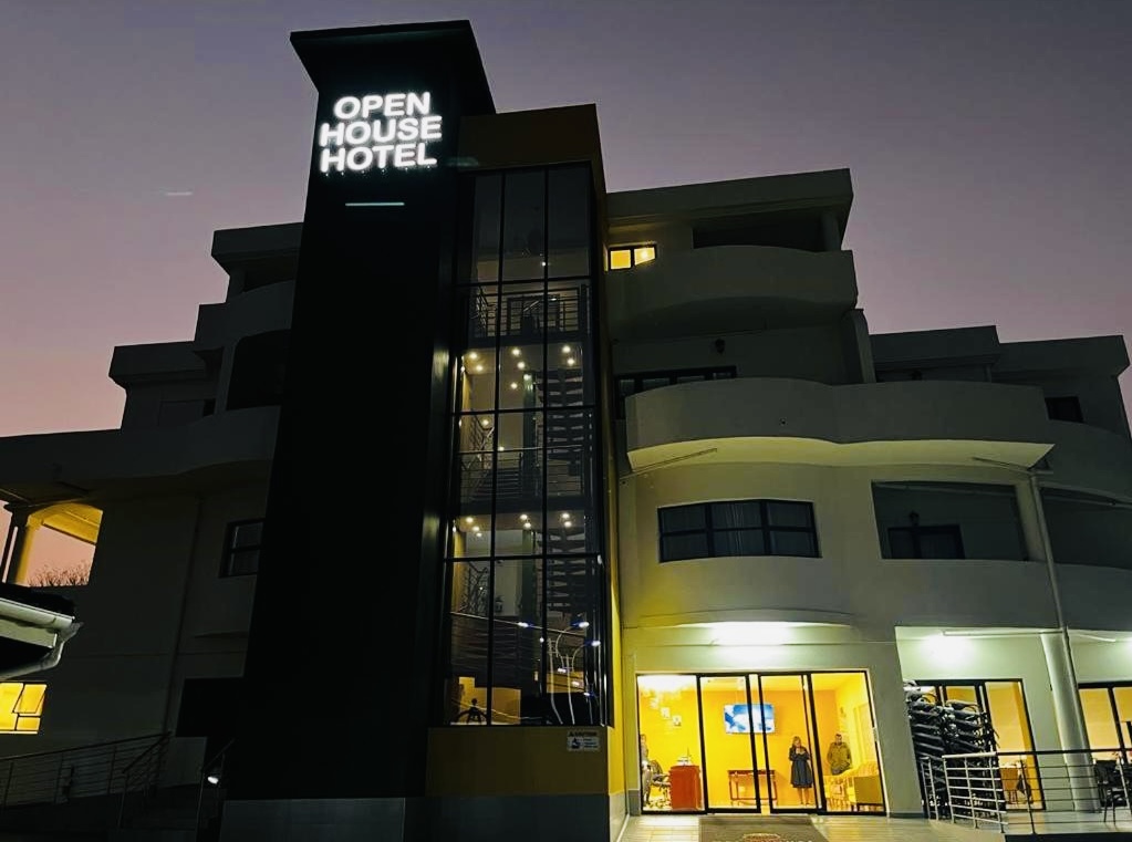 REVEALED:King Mswati’s Interpreter Sihle Dlamini facing Eswatini Revenue Service(ERS) multimillion investigation amid allegations of tax evasion, Spokesperson Percy Simelane says Monarch won’t interfere.