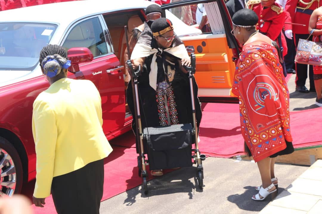 King Mswati’s mother Ntombi Tfwala arrived for Parliament Official Opening with a Rolls Royce car worth over R10million, eSwatini relying heavily on foreign donors for critical health care services including supply of ARVs.