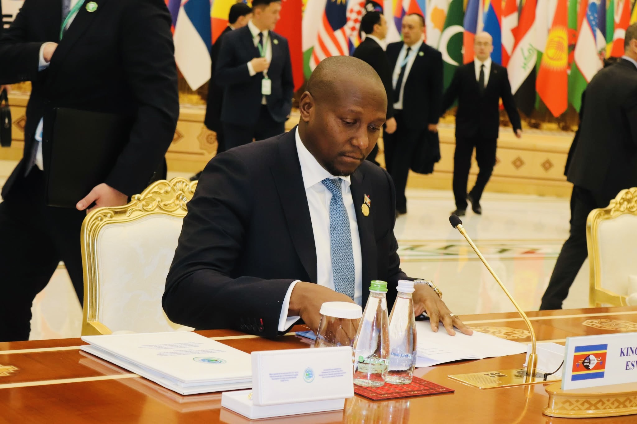 Prime Minister Russell Mmiso Dlamini urges world leaders to adopt Eswatini’s “Anginasitsa” ‘friend to all and enemy to none’ foreign policy as a foundation for global peace.