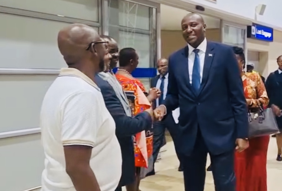 Prime Minister Russell Mmiso Dlamini back from Belgium-Global Council for Political Renewal (GCPR), welcomed by Cabinet Ministers and other emaSwati.