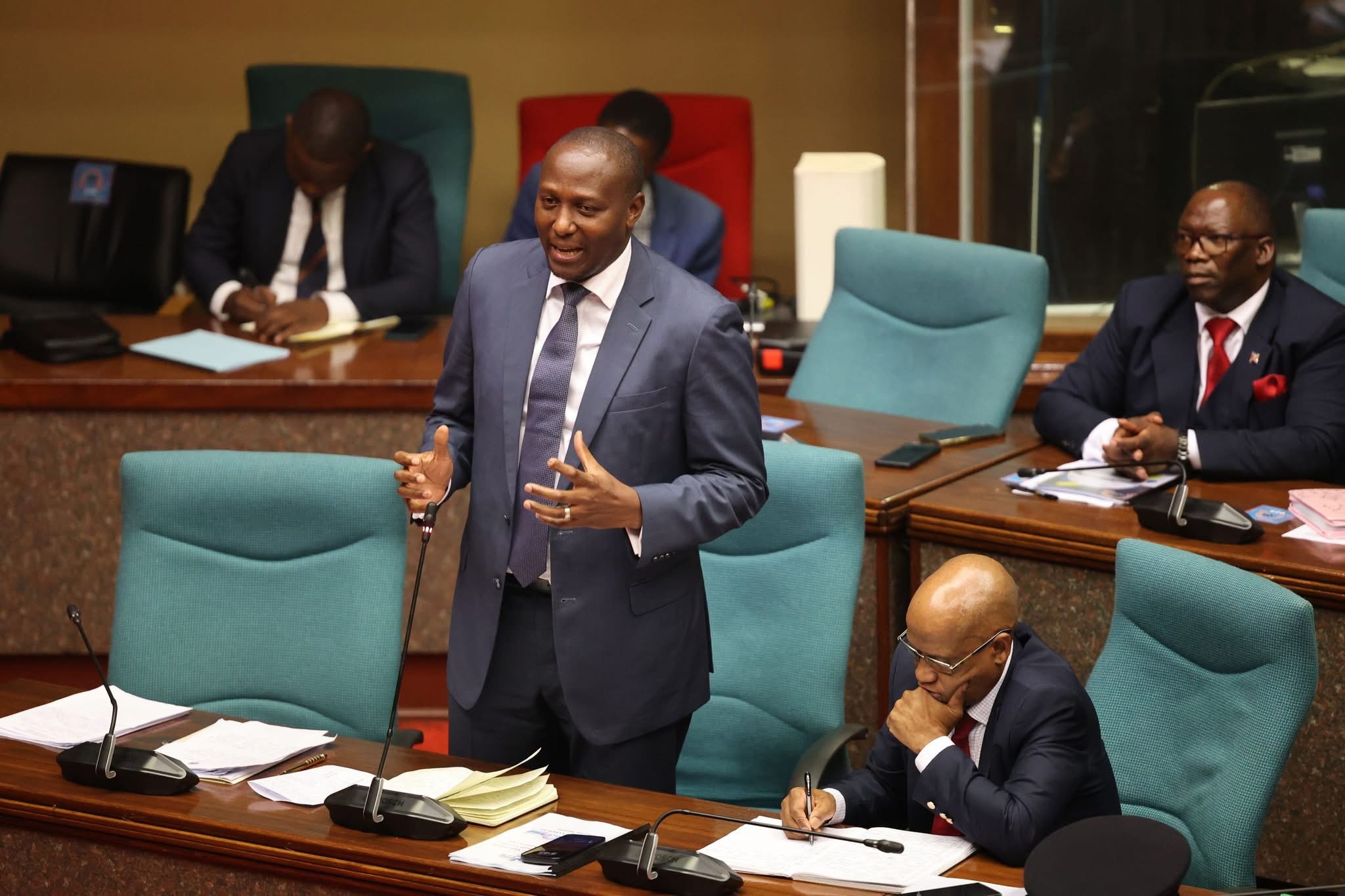 “Yes there’s a cabal controlling Parliament”, Prime Minister Russell Mmiso Dlamini tells Senator Siphelele Mkhonta.