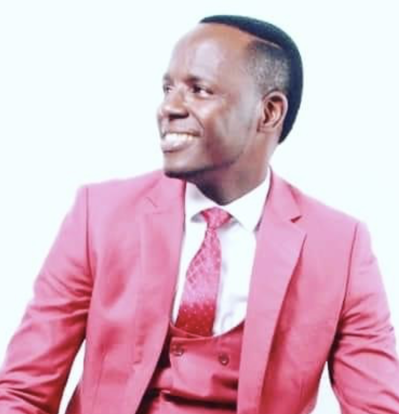 Huge support for pro-democracy MP Magawugawu, Chiefs cancel ‘intimidation’ meeting.