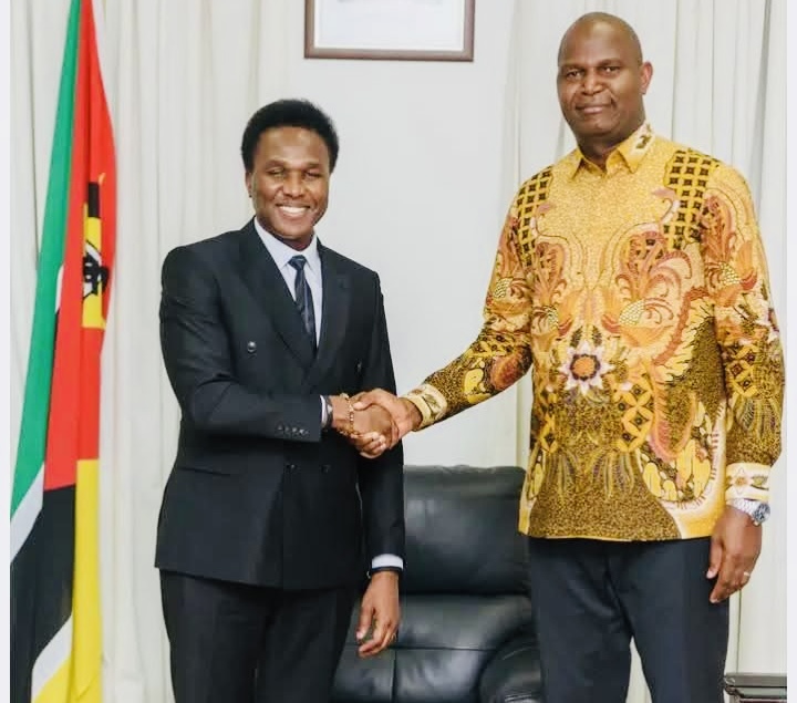 Former Botswana President Ian Khama confirms advising Mozambique main opposition leader to dialogue with President Daniel Chapo, applauds Mondlane for prioritizing peace and stability.