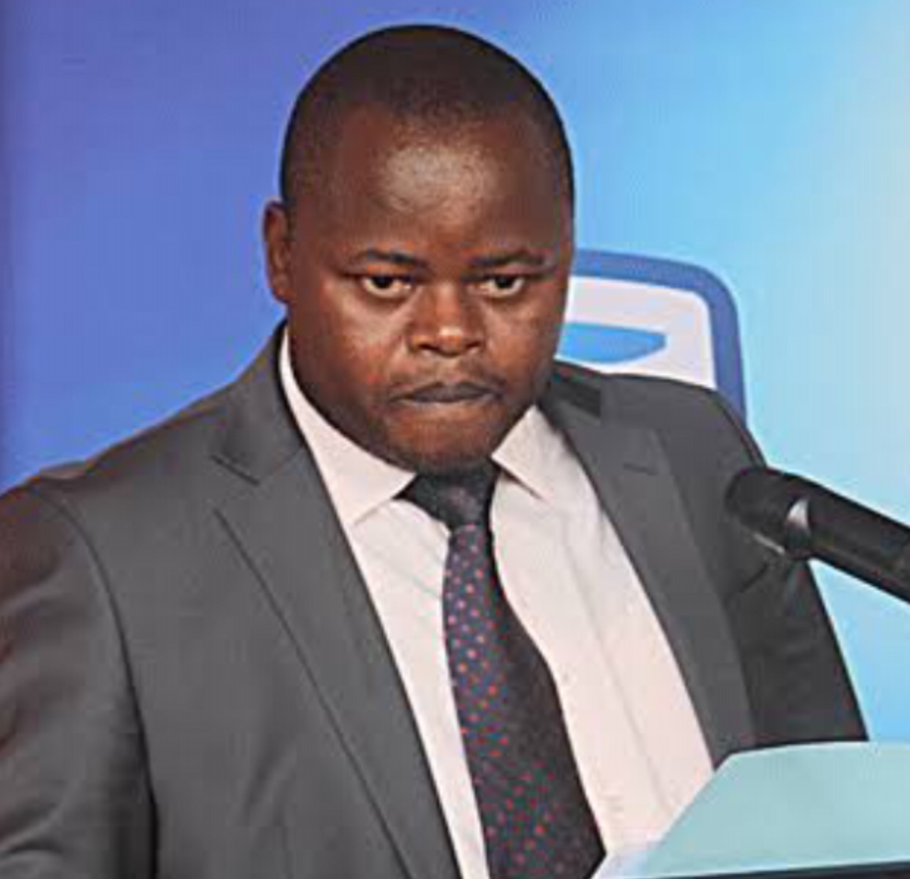 University students defy Labour Minister, refuses to return to class until government pays scholarship for all admitted students  