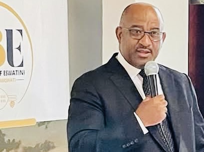 Central Bank Governor Phil Mnisi warns emaSwati avoiding to bank their money, says law will take its course.