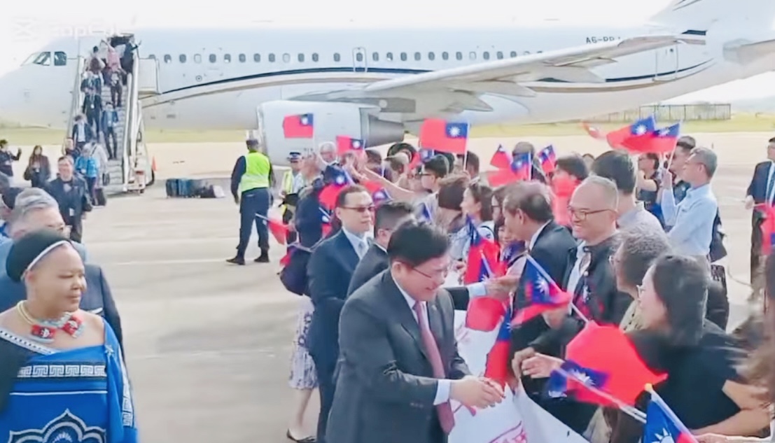 Taiwan Foreign Minister Lin Chia-Lung arrives in eSwatini as King Mswati’s Birthday Celebration Guest.