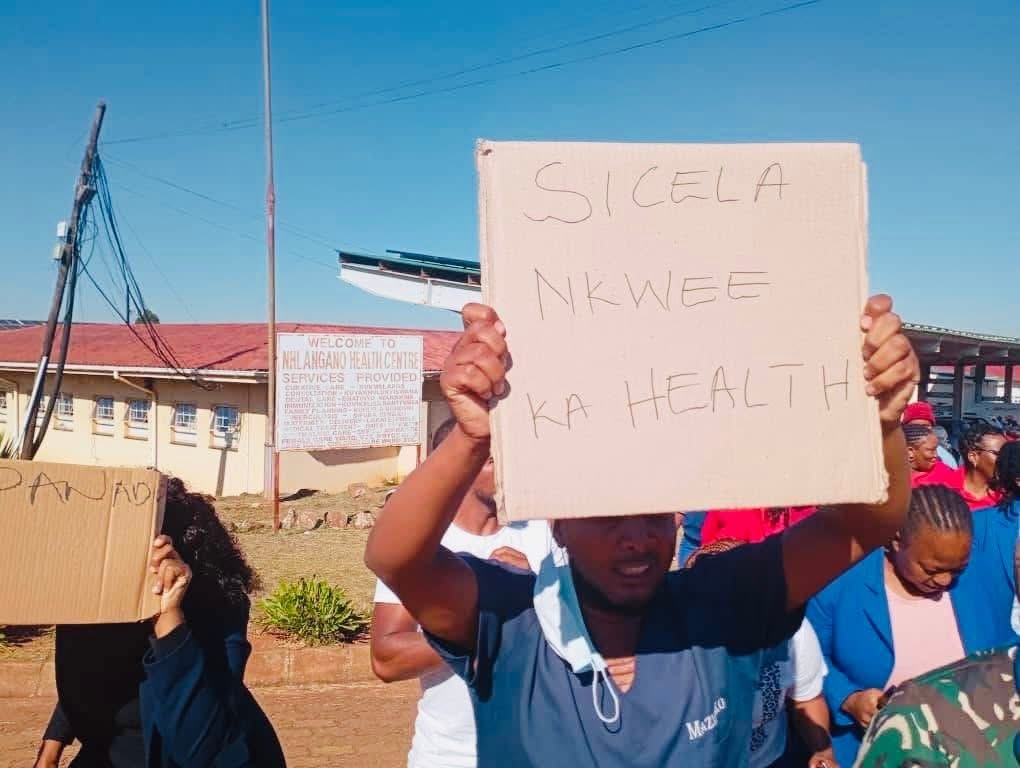 Protests demanding drugs in public hospitals spread to Nhlangano as health crisis worsens, King Mswati’s mother Queen Ntombi Tfwala in Singapore for medical treatment.