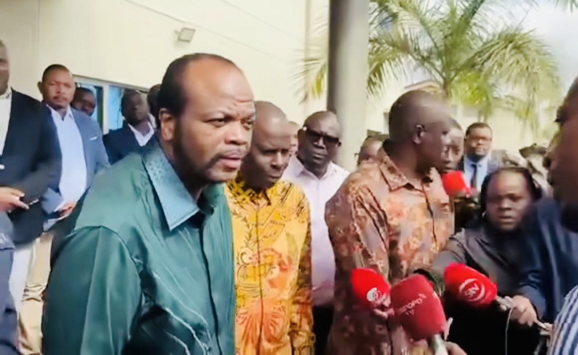 “We are working towards establishing our own power generation projects,” King Mswati tells Mozambique journalists after touring Midal Cables Mozambique International.