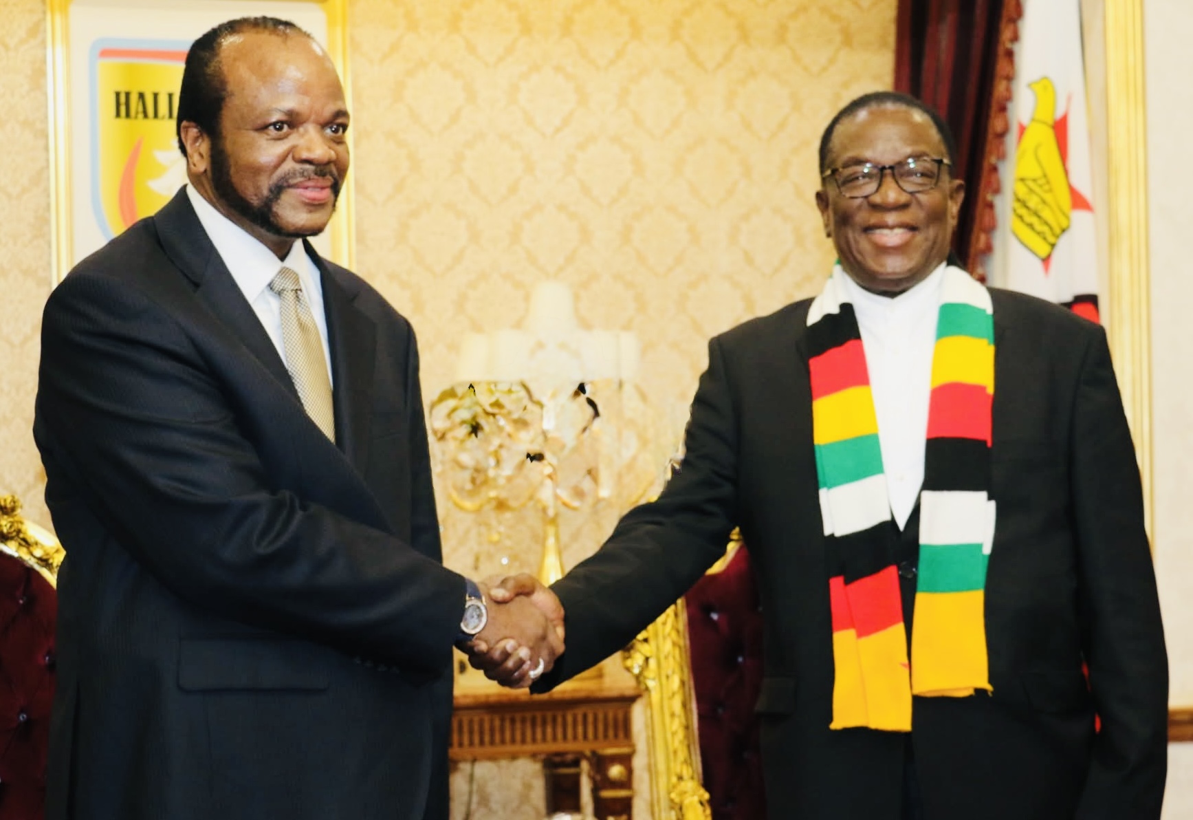 King Mswati welcomes Zimbabwean President Emmerson Mnangagwa as he arrives in eSwatini for a State visit.