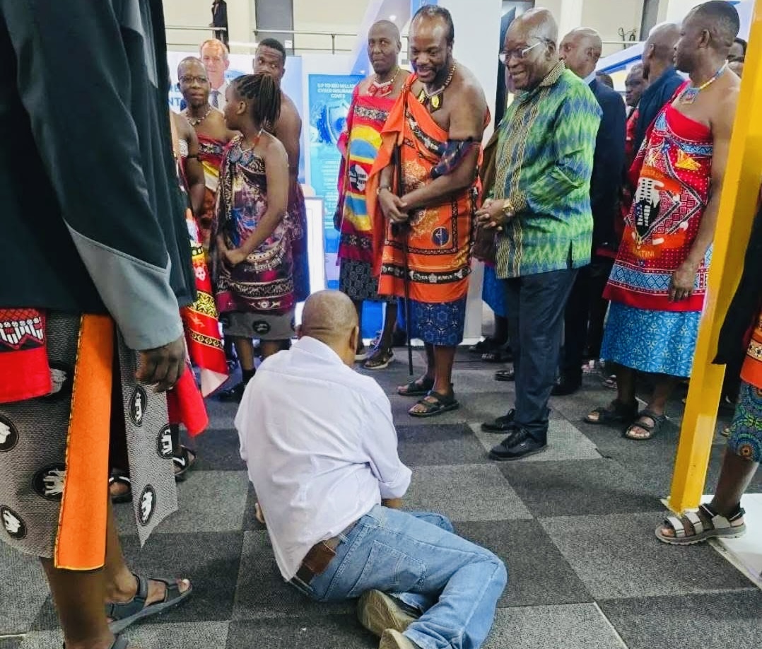 Spokesperson Percy Simelane says King Mswati never commanded his former Advisor and Swazi Observer Chief editor Musa Ndlangamandla’s arrest, was happy to see him again.