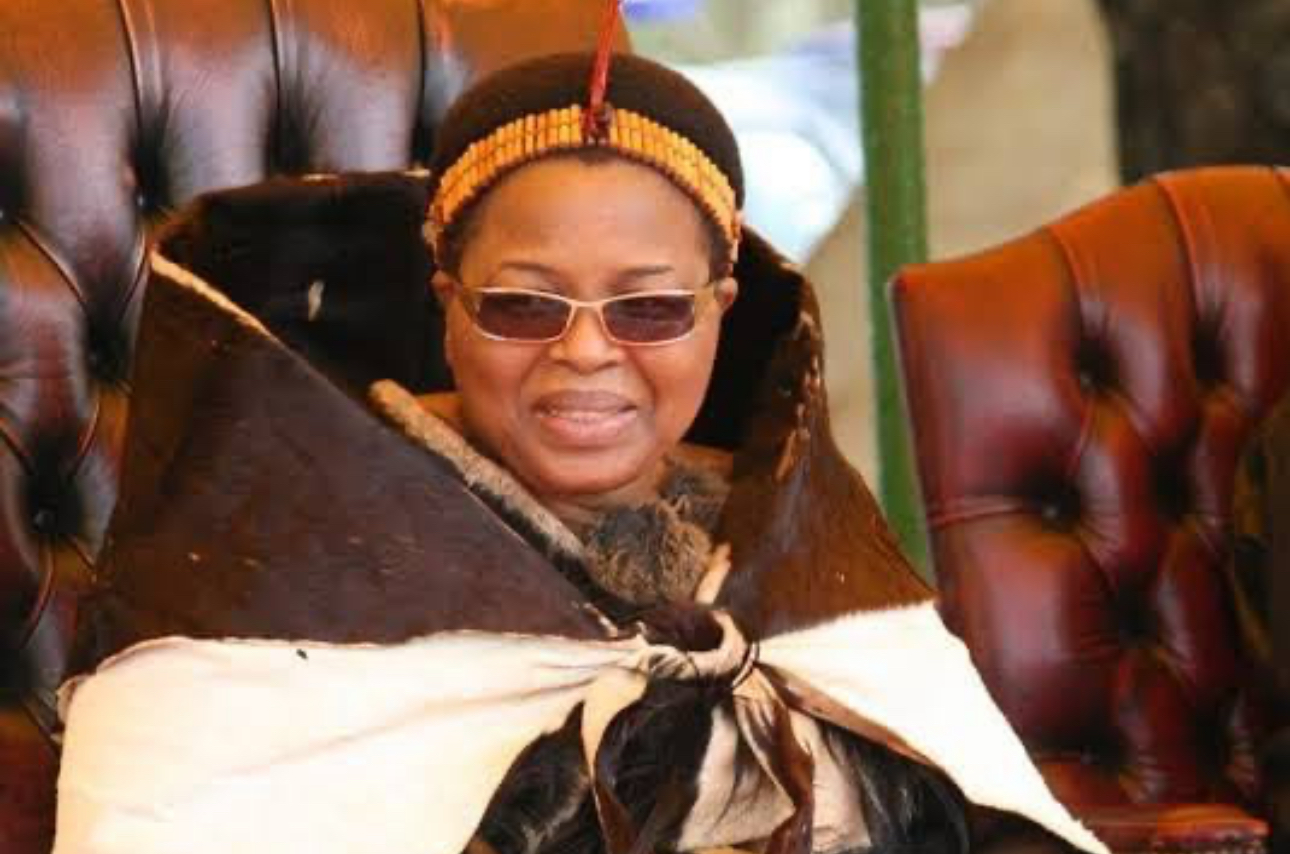 Queen Mother Ntombi applauds National Commissioner Vusi Manoma Masango for arresting “facata” alleged scammers, says elderly people were targeted.