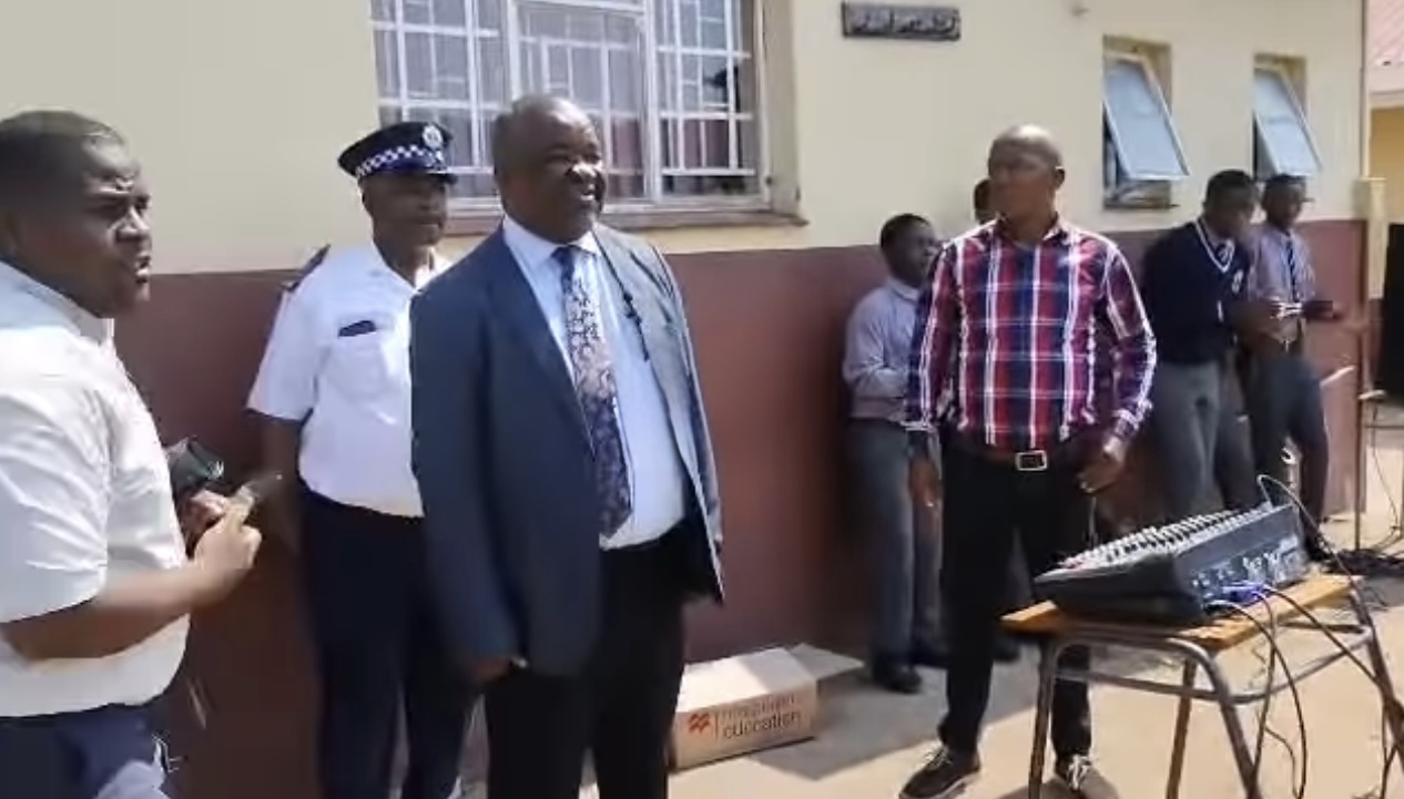 Education Minister Owen Nxumalo receives warm welcome at Ngwane Park High School under his Manzini South Inkhundla, announces construction of teachers’ houses.