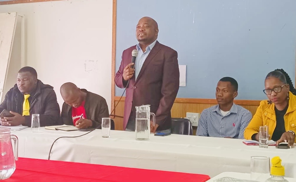 Defunct ACASWA President Mzwakhe Myeni defies Arts and Culture CEO Stanly Dlamini’s directive stopping him from holding meetings, denies stealing organization’s funds.