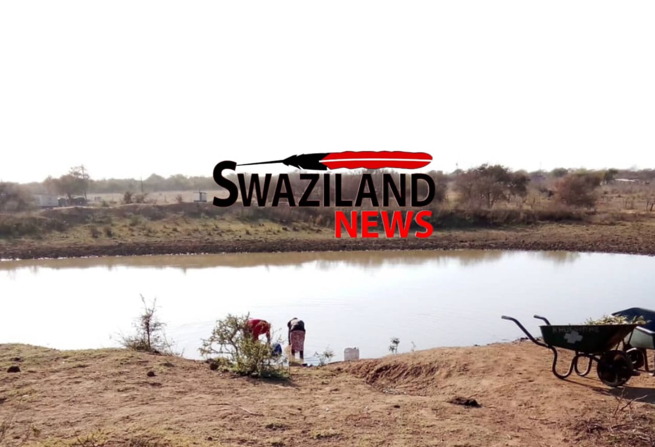 SIGCAWENI RESIDENTS STRUGGLING TO ACCESS CLEAN WATER: Editor donates R10,000.00 for Water Scheme Fund, appeals to local and international businesspeople to help raise R100,000.00 for a borehole.